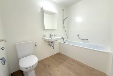 Grand appartement de 3.5 pièces avec balcon, au dernier étage