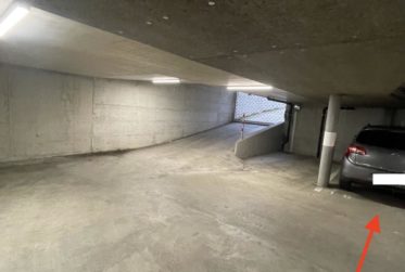 Place de parc intérieure dans parking souterrain