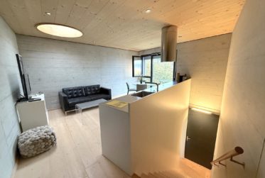 Petite maison meublée de 2.5 pièces avec terrasse et jardinet