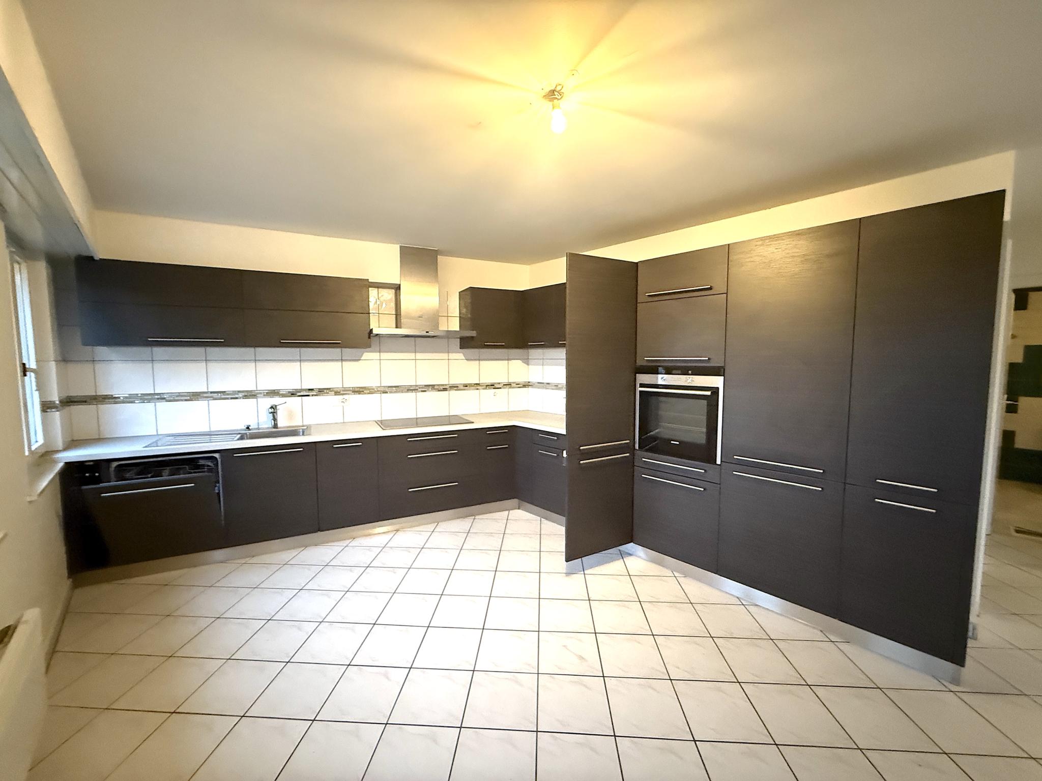 Grande maison familiale avec jardin et terrasse - FORT POTENTIEL