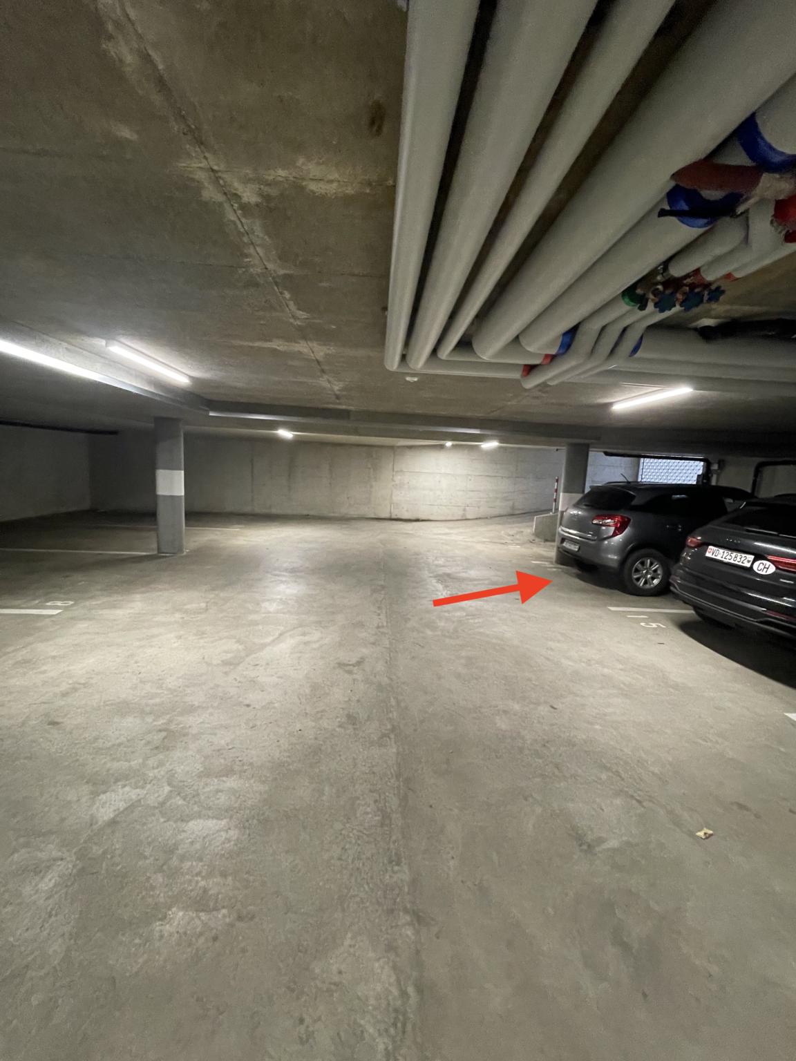 Place de parc intérieure dans parking souterrain