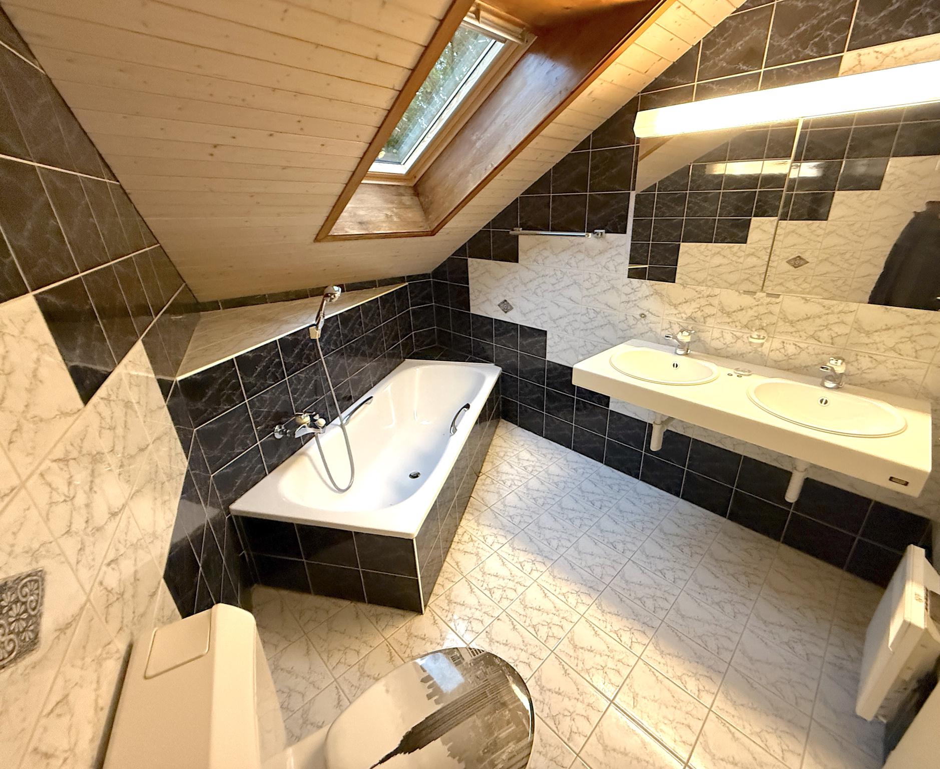 Grande maison familiale avec jardin et terrasse - FORT POTENTIEL