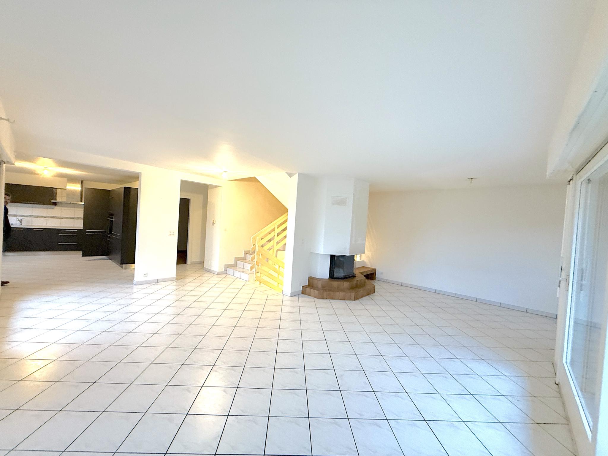 Grande maison familiale avec jardin et terrasse - FORT POTENTIEL