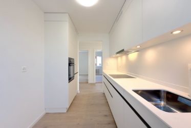 Appartement de 4 pièces au 1er étage avec balcon