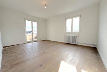Appartement de 4 pièces au 1er étage avec balcon