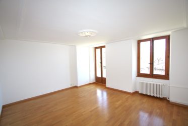 Appartement de 4.5 pièces au rez avec jardin